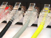 Faxlar fiber optik ethernet kabtlarini joʻnatish